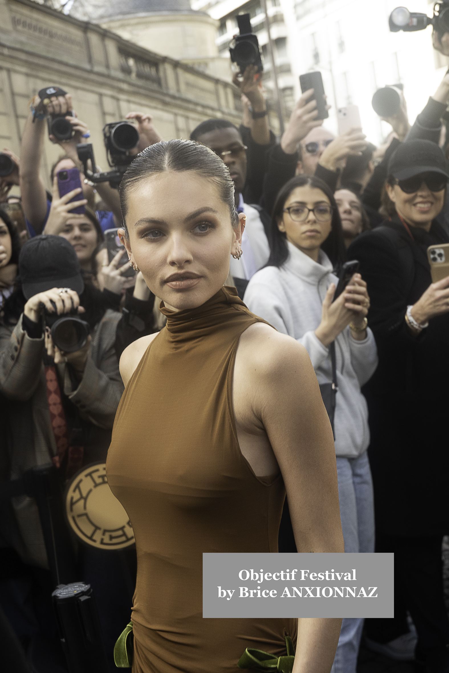 Photo streetstyle de Diane Kruger - Model Streetstyle photos of guest arrivals at the Nina Ricci show lors du défilé Nina Ricci Spring 2025 à Streetstyle-photos-of-guest-arrivals-at-the-Nina-Ricci-show, Paris Fashion Week le 7 March 2025 par Brice ANXIONNAZ (Objectif Festival)